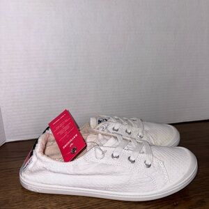 Roxy Bayshore Plus White Slip-On
 Casual Sneakers